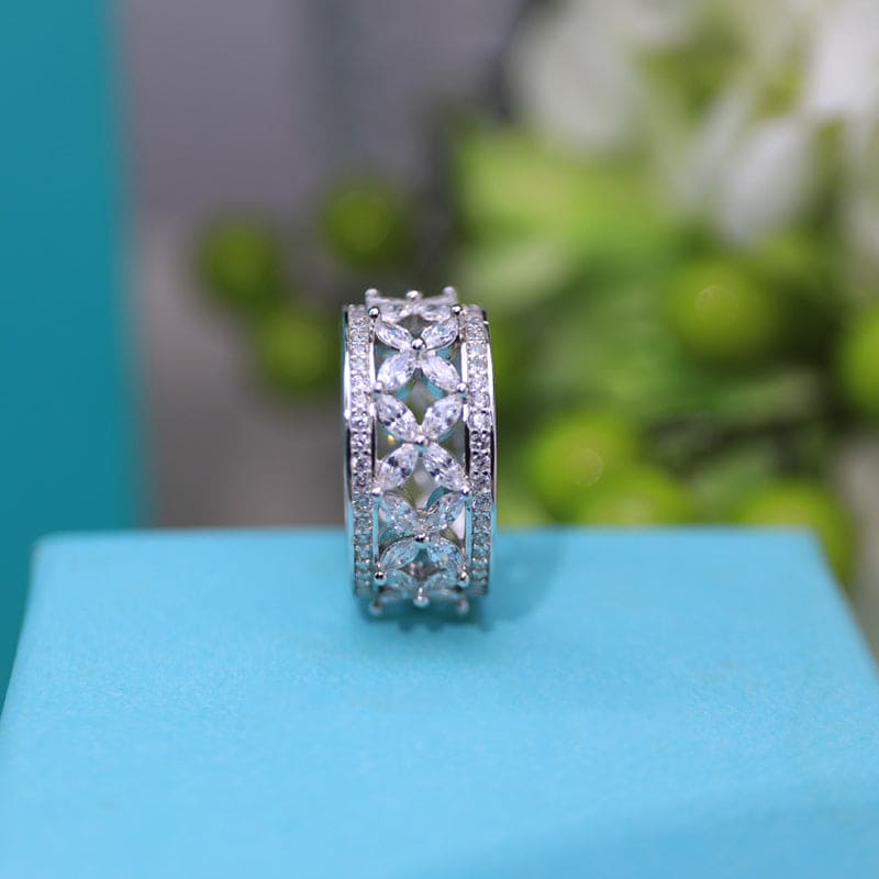 18K Tiffany Victoria  Ring
