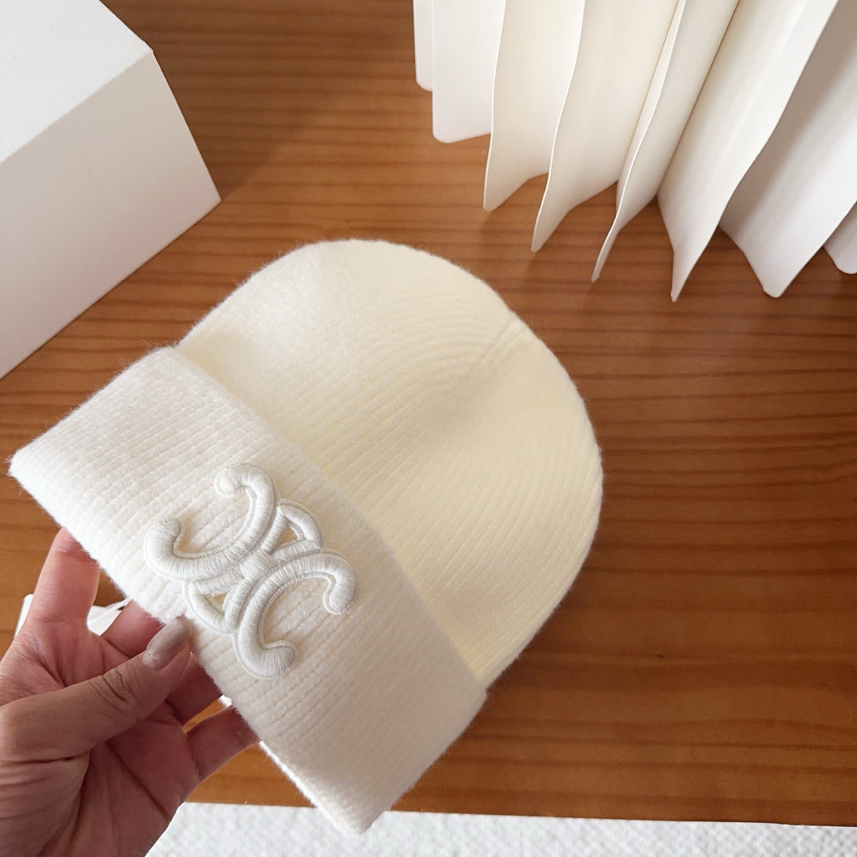 CL Beanie in White