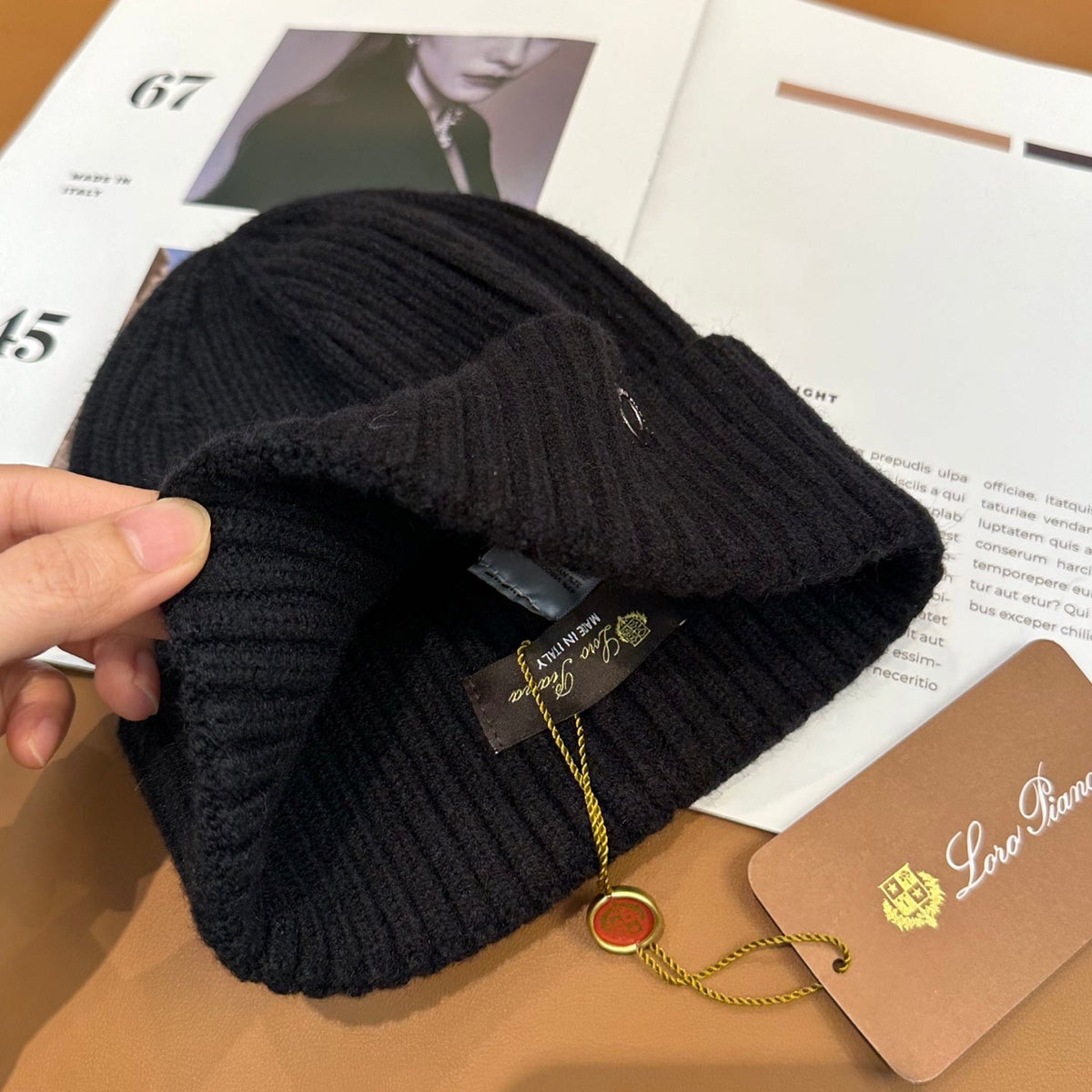 Knit Beanie in black