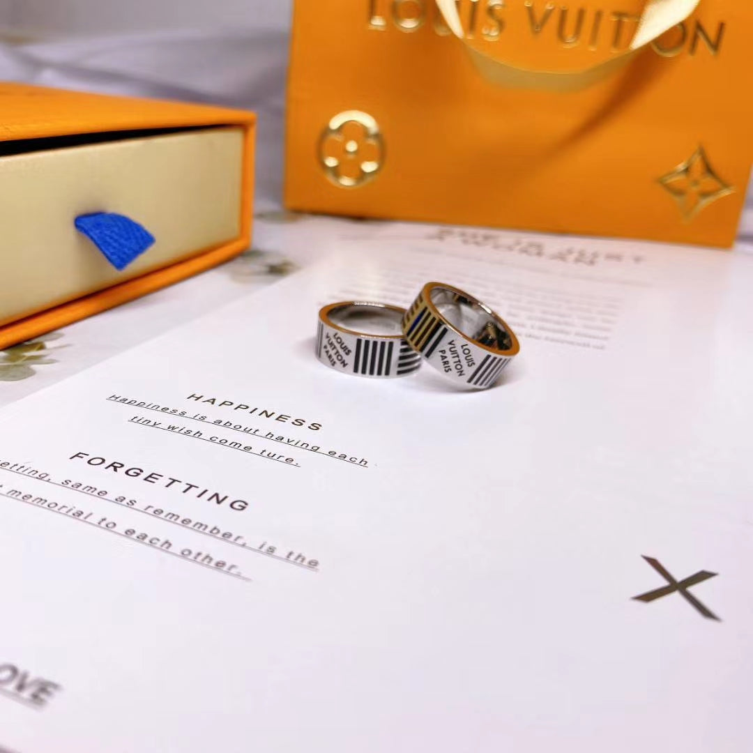 18K Louis Vuitton Damier Black Ring
