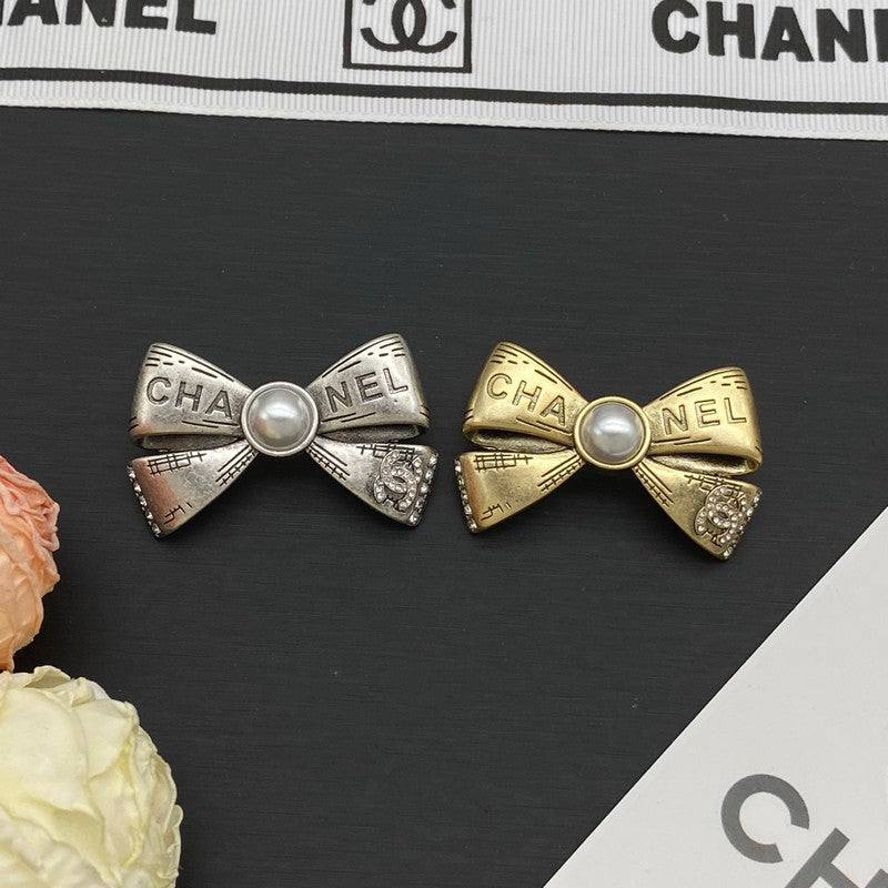 18K  Chanel Bow Tie Pearl Gold Brooch