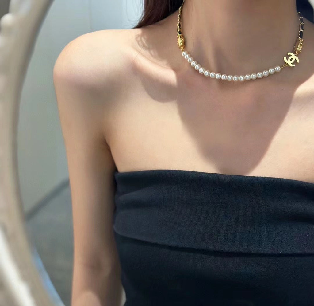 18K  Chanel Crystals Choker Necklace