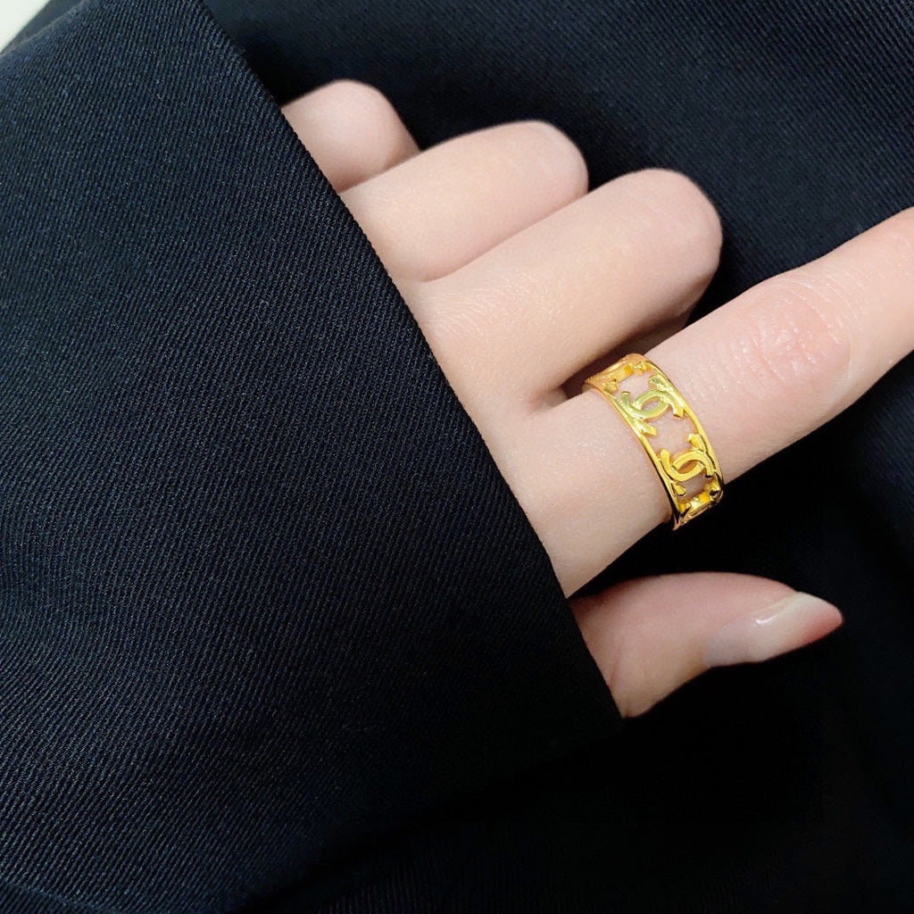 18K  Chanel Vintage Openwork Ring