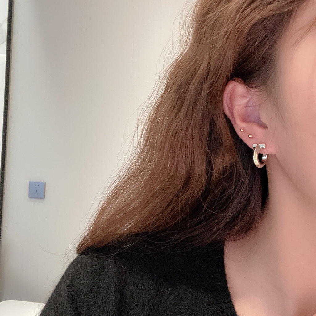 18K Tiffany Hoop Earrings