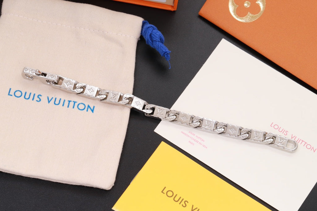 18K Louis Vuitton Monogram Tied Up Bracelet