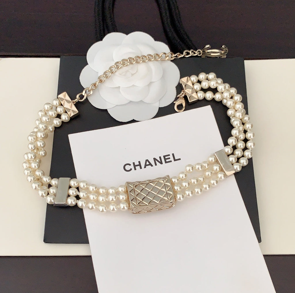 18K  Chanel Bag Pearls Chain Necklace