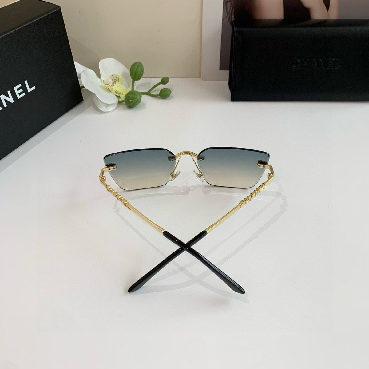 CC Gold-Trimmed Gradient Square Sunglasses