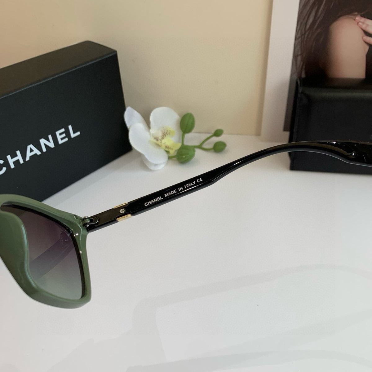 CC Square Sunglasses with Olive