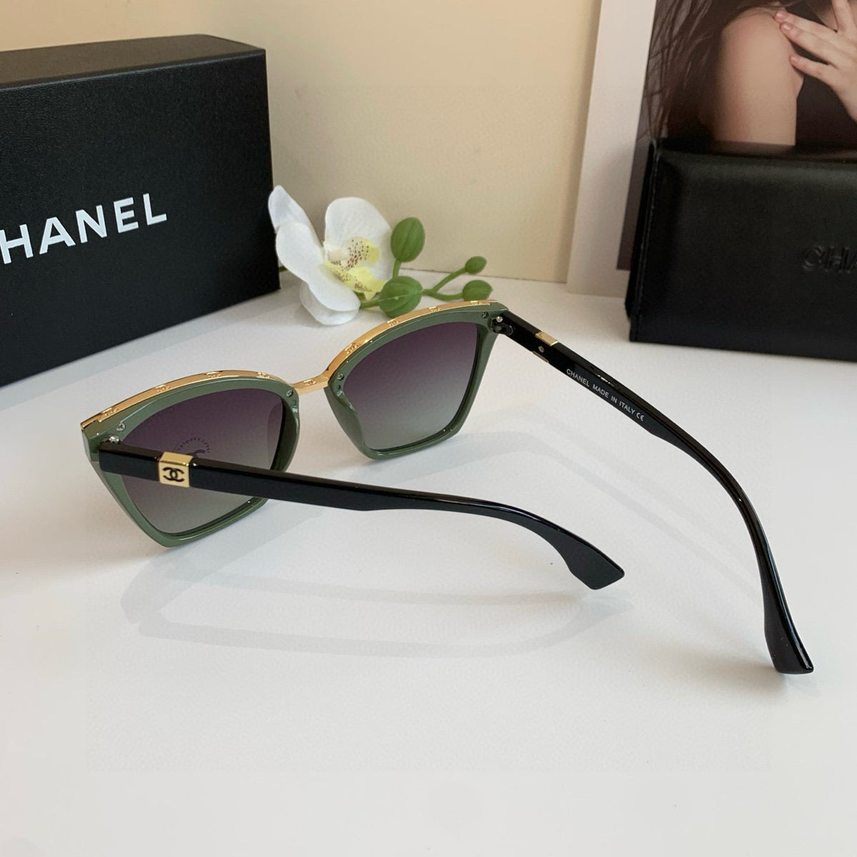 CC Square Sunglasses with Olive